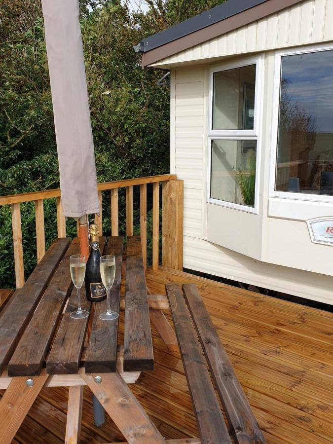 Captivating 2-Bed Static Caravan In Holyhead Llanfachraeth Kültér fotó