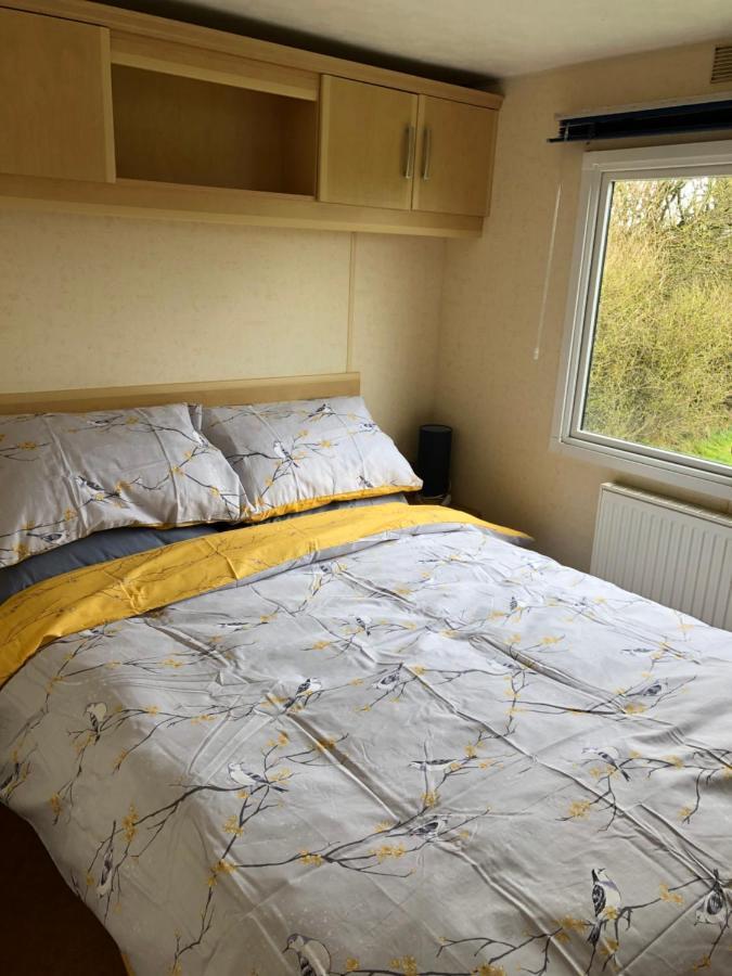 Captivating 2-Bed Static Caravan In Holyhead Llanfachraeth Kültér fotó