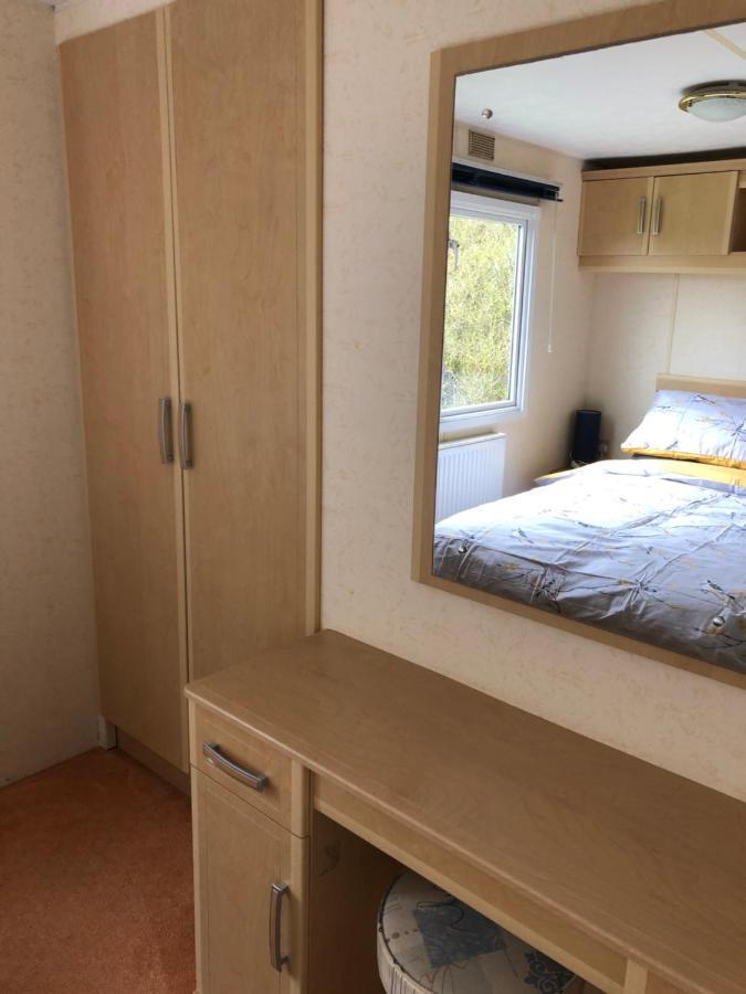 Captivating 2-Bed Static Caravan In Holyhead Llanfachraeth Kültér fotó