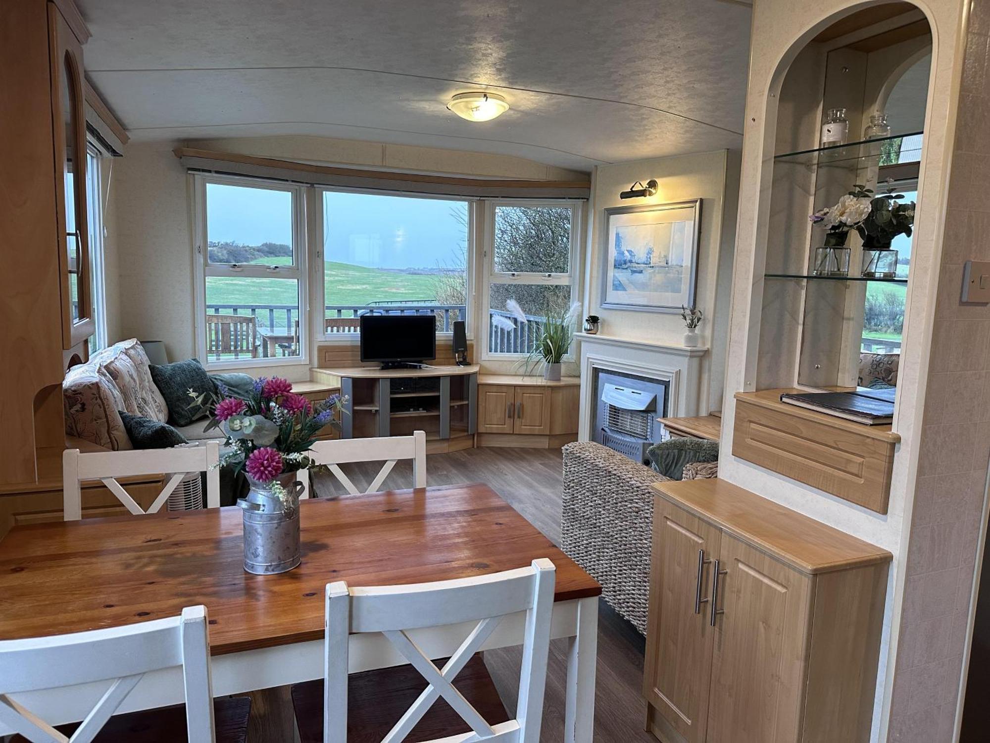 Captivating 2-Bed Static Caravan In Holyhead Llanfachraeth Kültér fotó